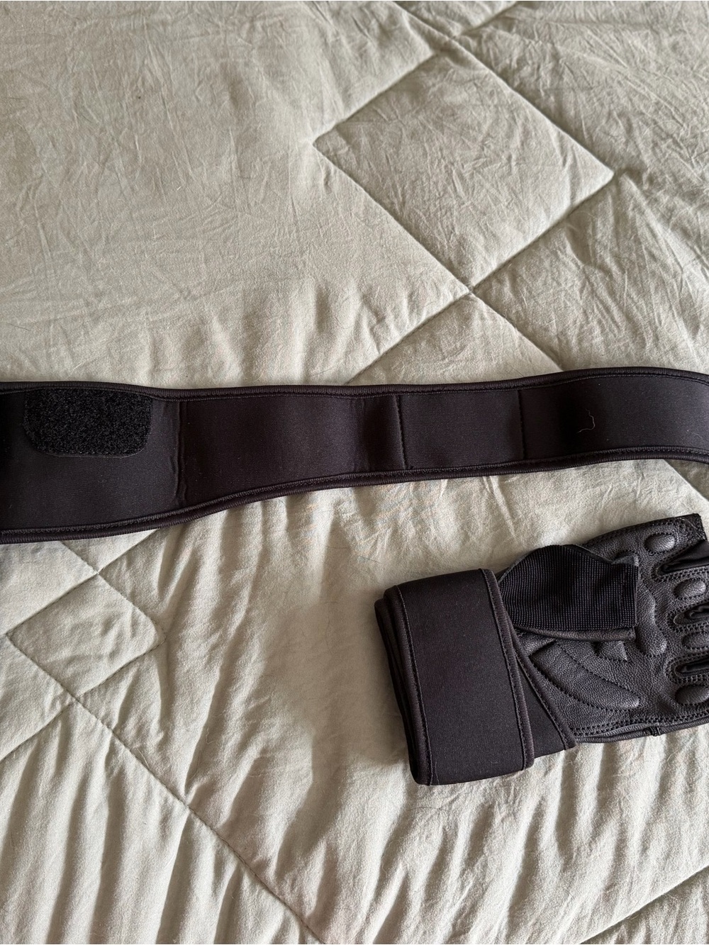Bucked Up Workout Gloves NWOT - Picture 3 of 4
